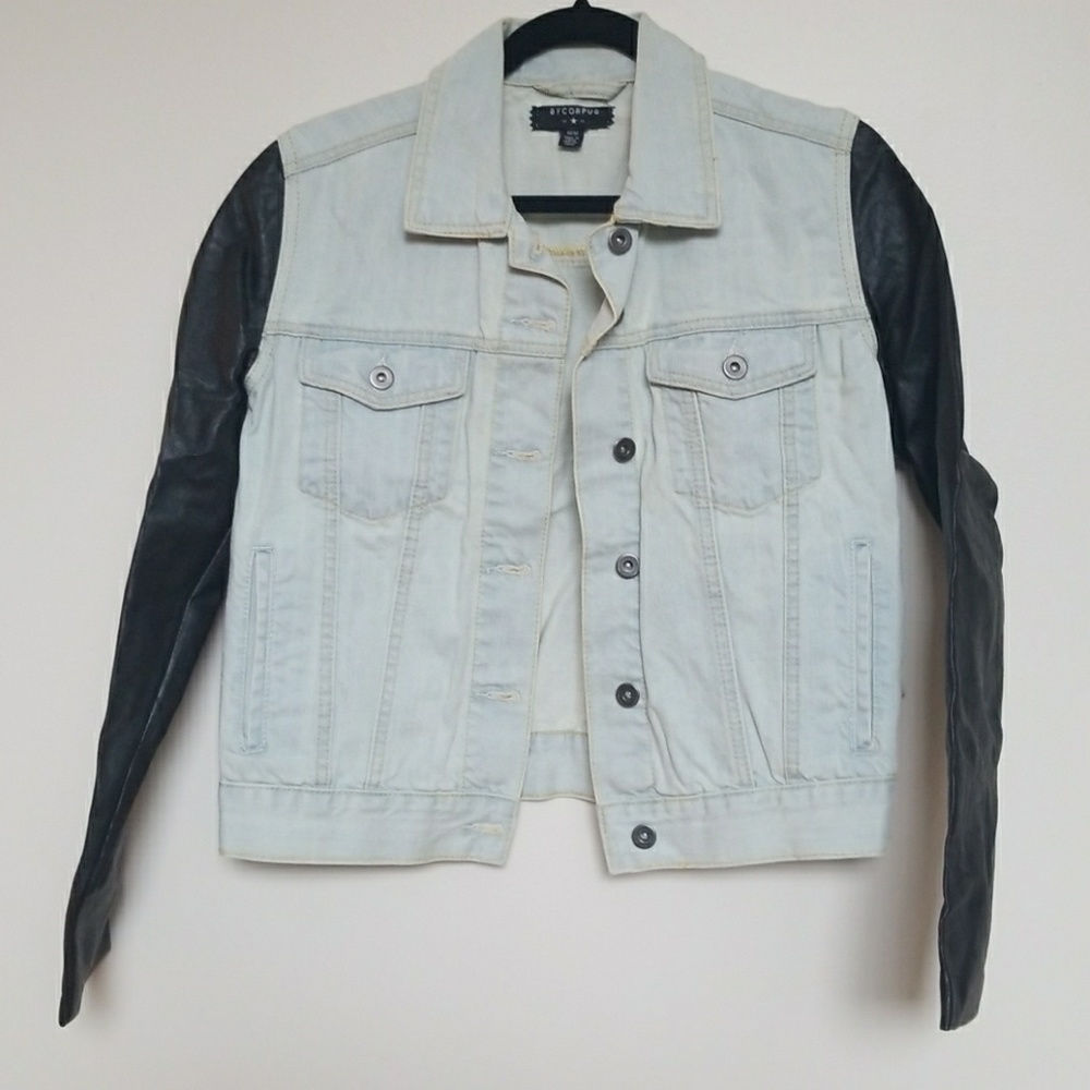 FINAL PRICE 🦄 UO Denim jacket